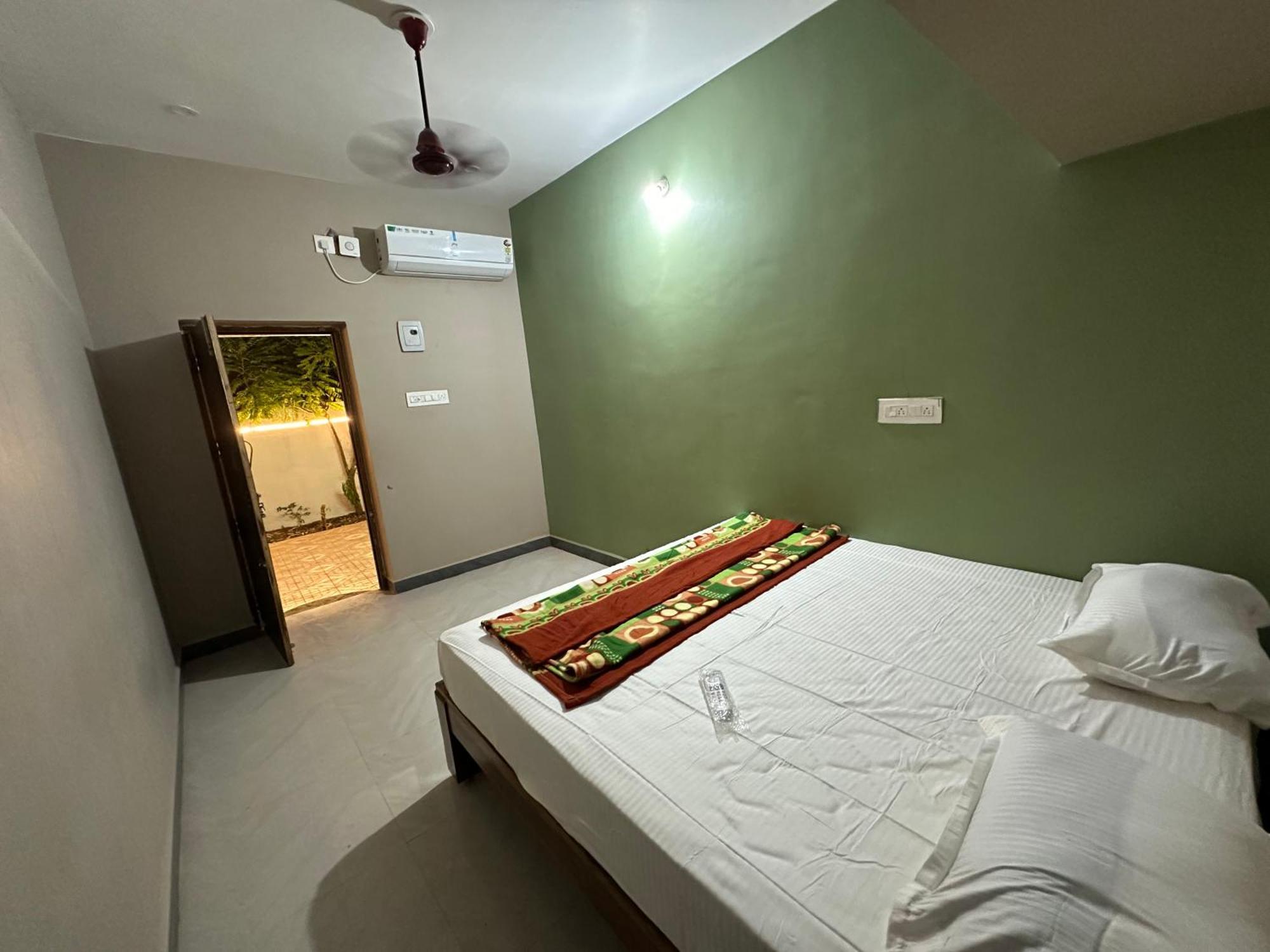 Arunachala Sashwin Guest House Tiruvannāmalai Exteriör bild