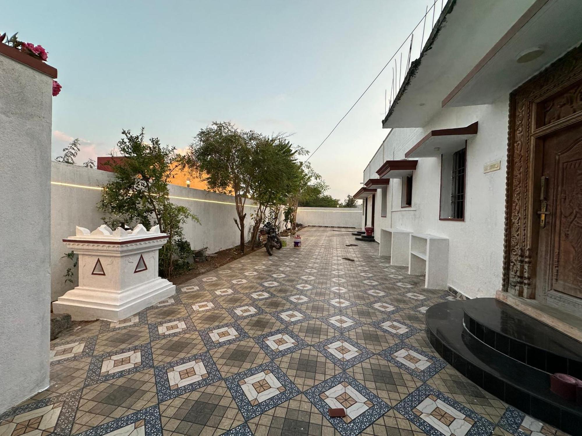 Arunachala Sashwin Guest House Tiruvannāmalai Exteriör bild